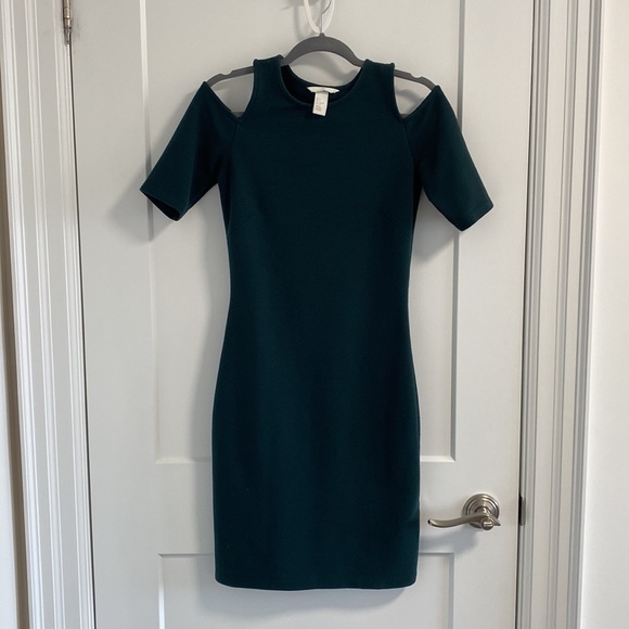 H&M Green Cold Shoulder Fitted Dress in Small - Picture 2 of 5